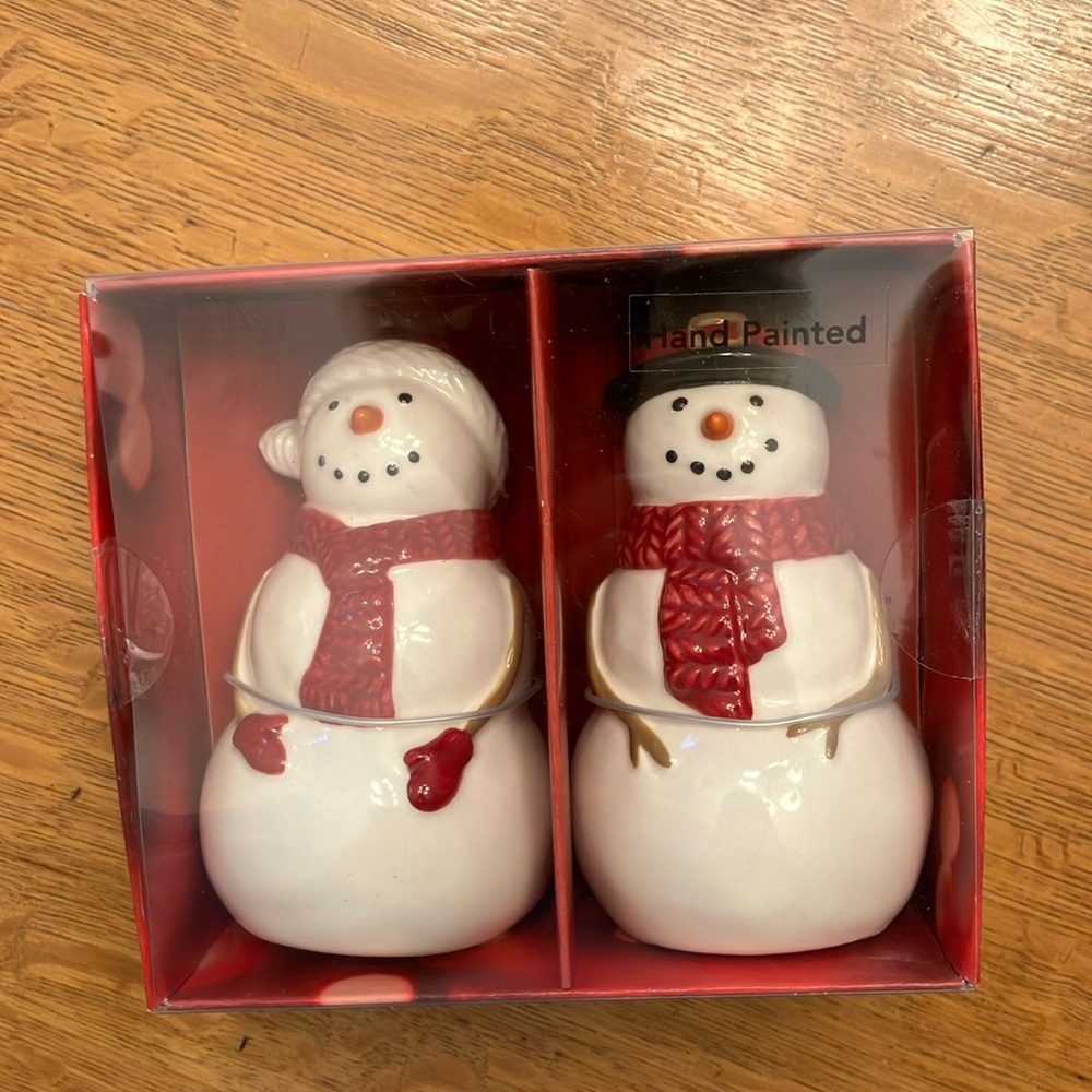 St. Nicholas Square Yuletide Snowman‎ Salt & Pepper Set – New in Original Box